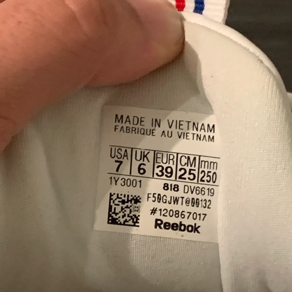 Reebok shoes - Picture 4 of 5